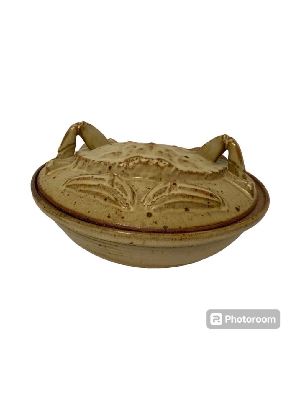 JEFF TINIUS STORM LAKE POTTERY LIDDED CASSEROLE CRAB RELIEF TAN STONEWEAR USA